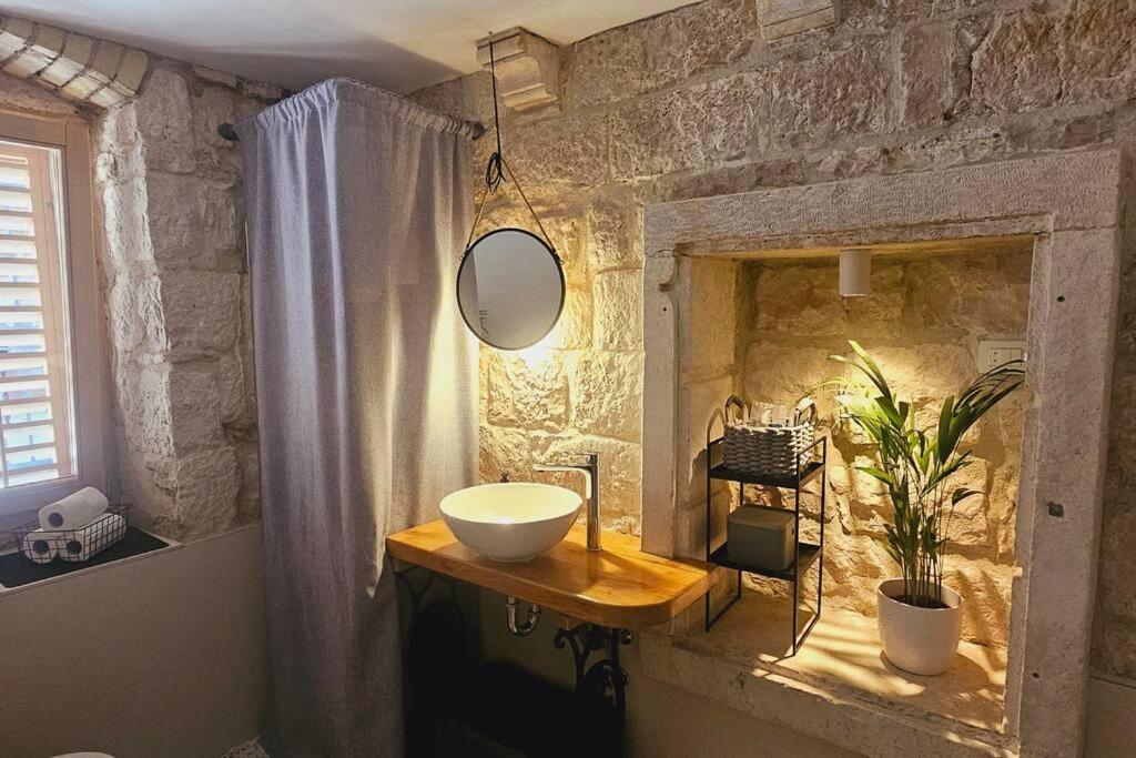 Apartment Magical Oasis For Two In Old Town Korcula Town