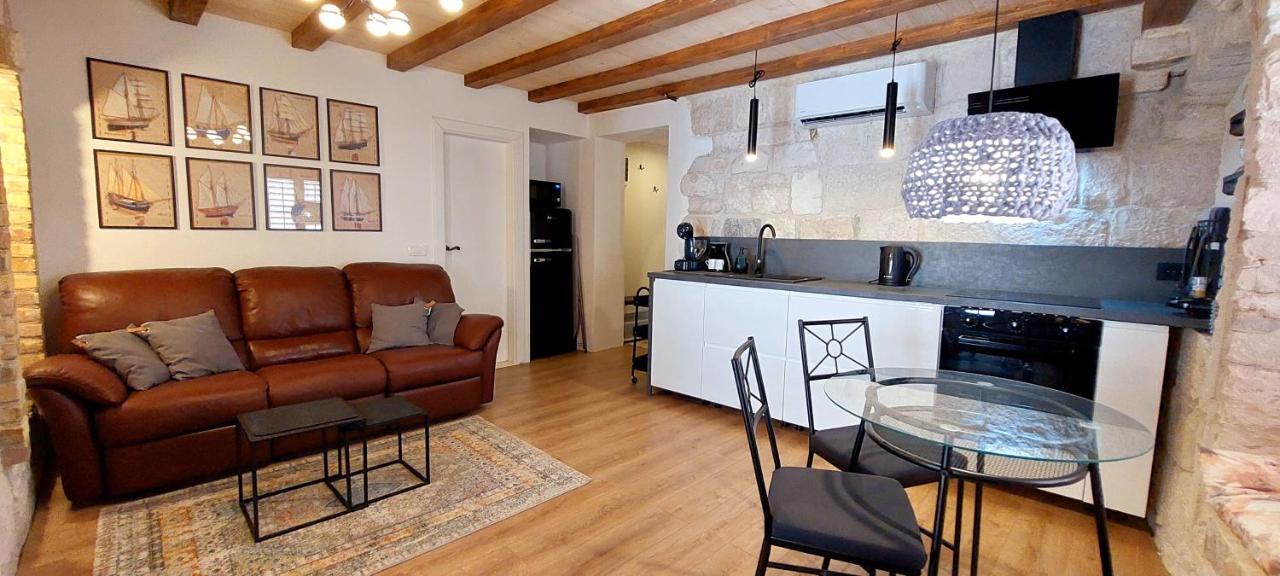 Magical Oasis For Two In Old Town *