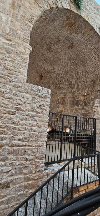 Magical Oasis For Two In Old Town